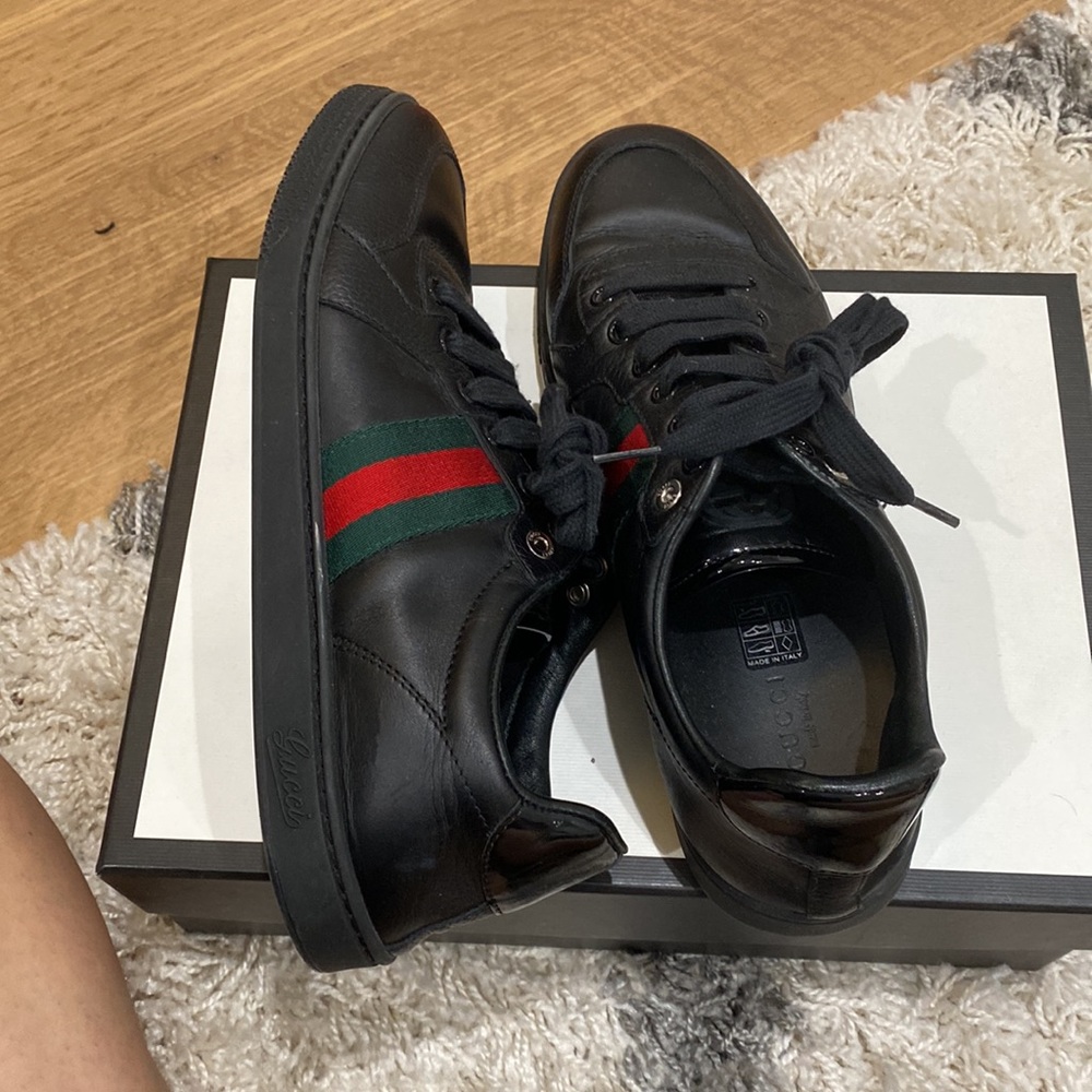 Comfortable sneakers! Worn a handful of times only! Great condition!!!